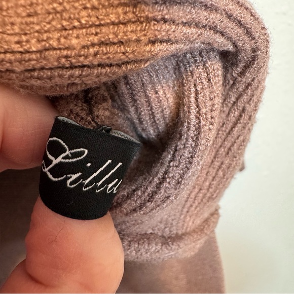 Lillusory Camel Brown Turtleneck Sweater Oversize Fit (See Description) - Picture 5 of 8